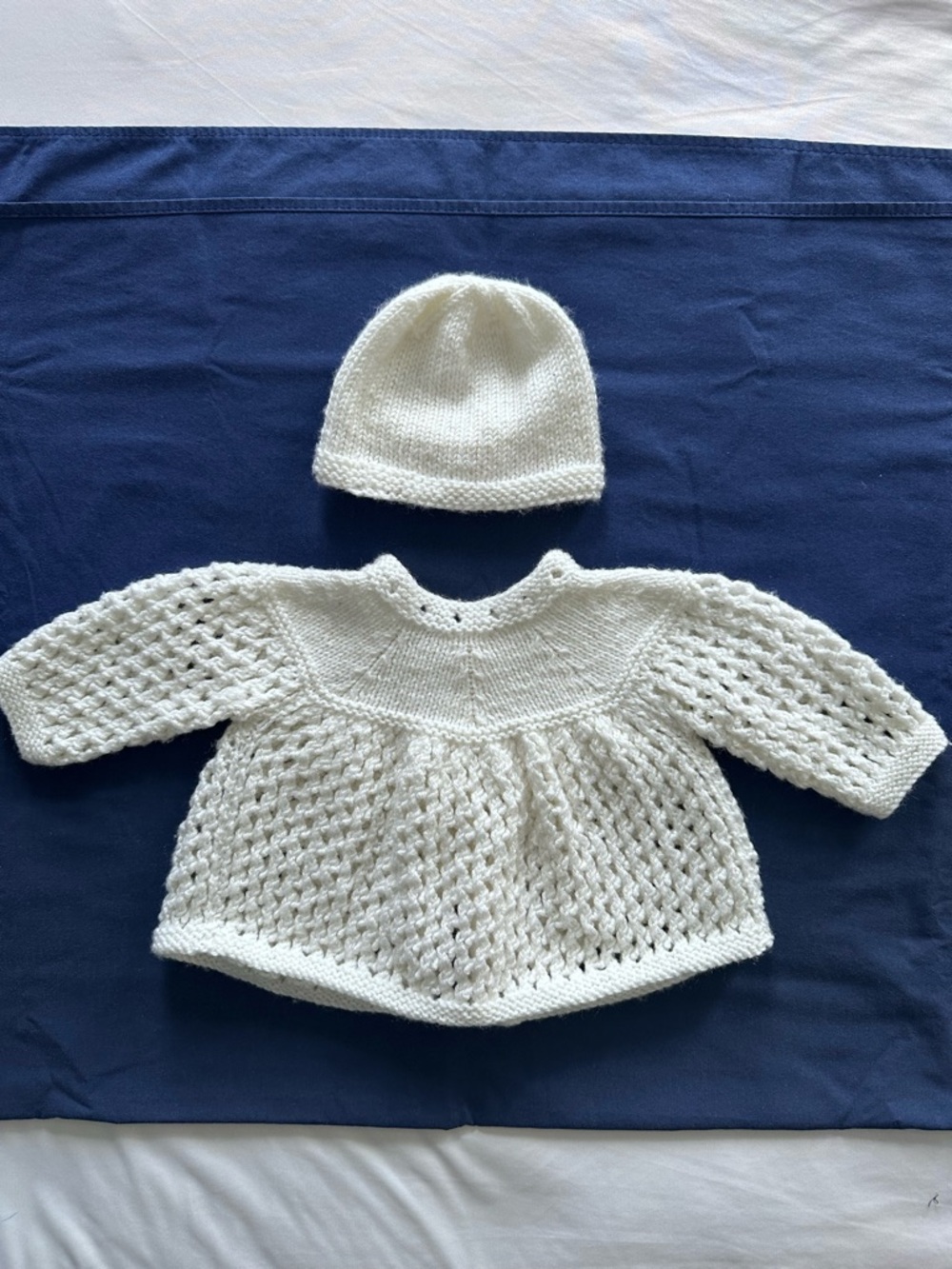 Handmade Hand Knit Baby Cardigan Sweater & Beanie Hat Set White 3-6M - Picture 6 of 7